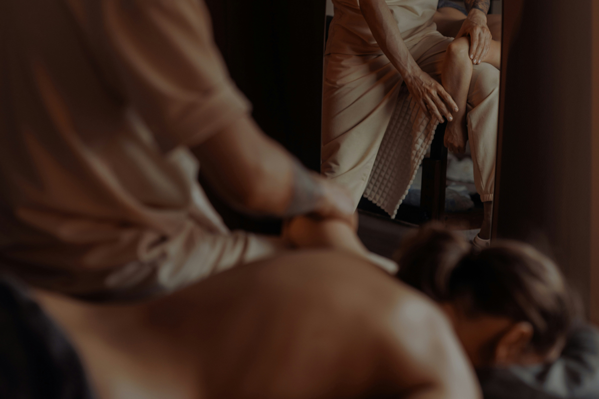 Guest receiving a back massage at a spa. Photo: Viktorya Fedorova.