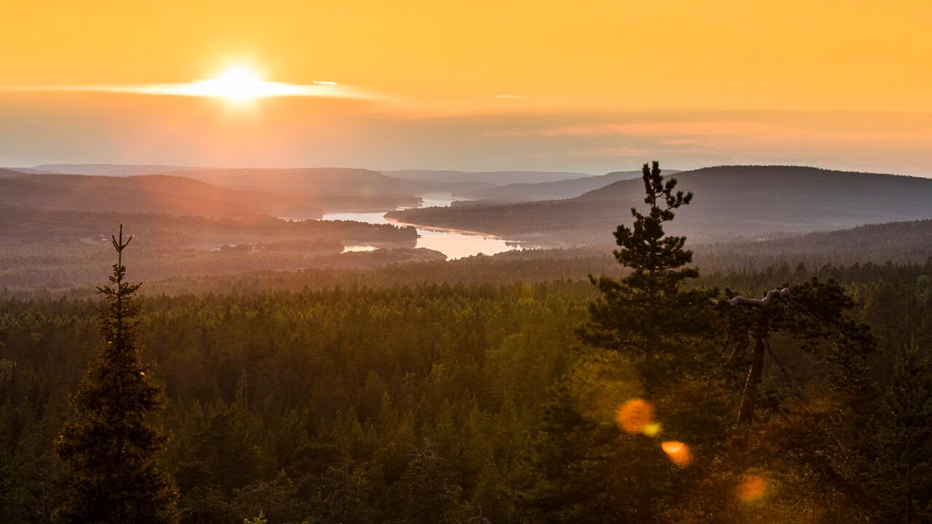 Experience the Midnight Sun Summer in Lapland