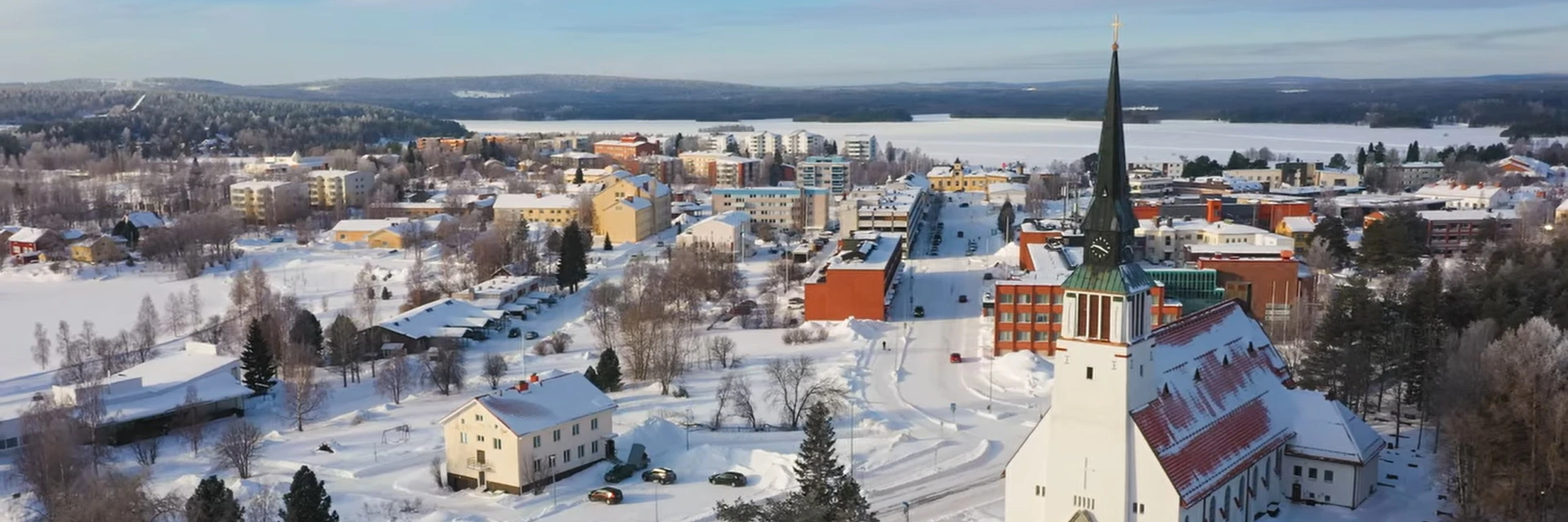 Vue aérienne par drone de Kemijärvi en Laponie finlandaise