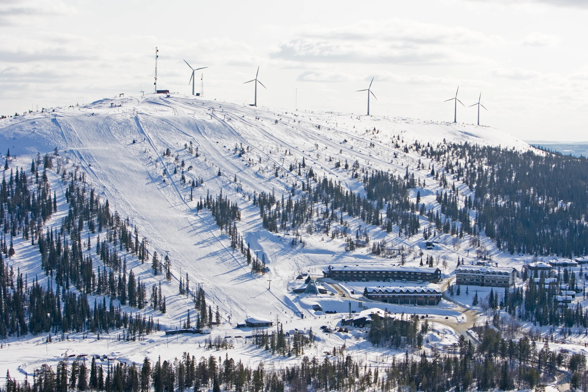 Olos Ski Resort near Muonio in Lapland